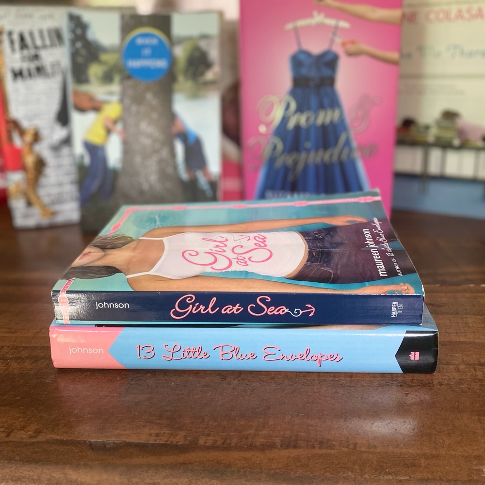 Maureen Johnson Book Bundle!